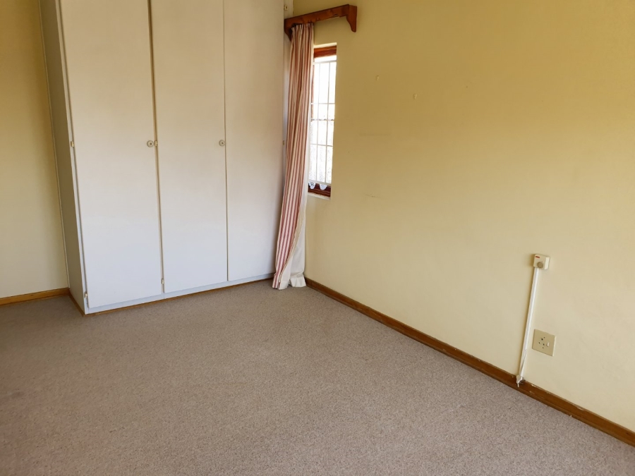 4 Bedroom Property for Sale in Hospitaalheuwel Free State